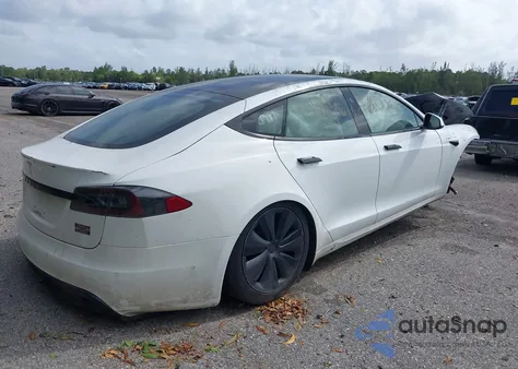 2022 Tesla Model S Plaid Tri Motor All-Wheel Drive z USA, uszkodzony, nr VIN 5YJSA1E60NF459725